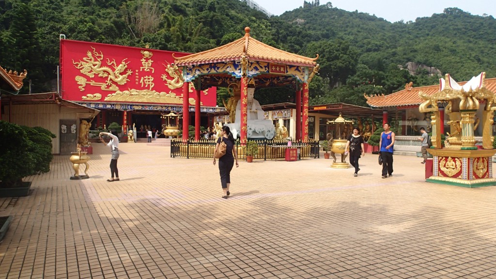 Temple area with main hall in the background and statue of Kwun Yam in the centre