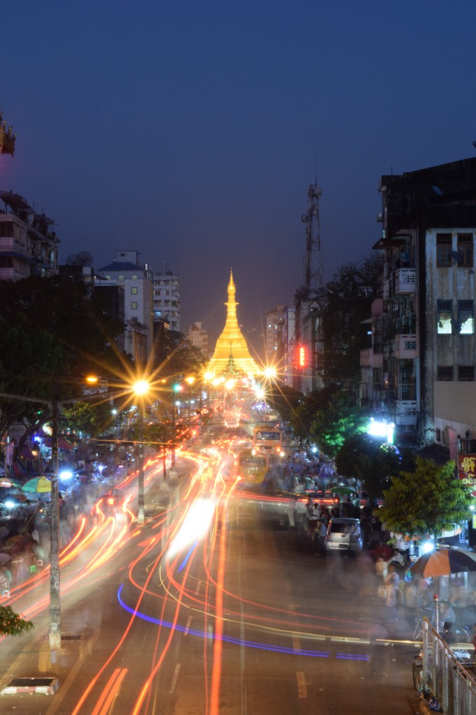 Sule Pagoda, 2000 year old temple in the middle of a traffic roundabout!