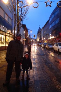 11am in Reykjavik - street lights are still on!